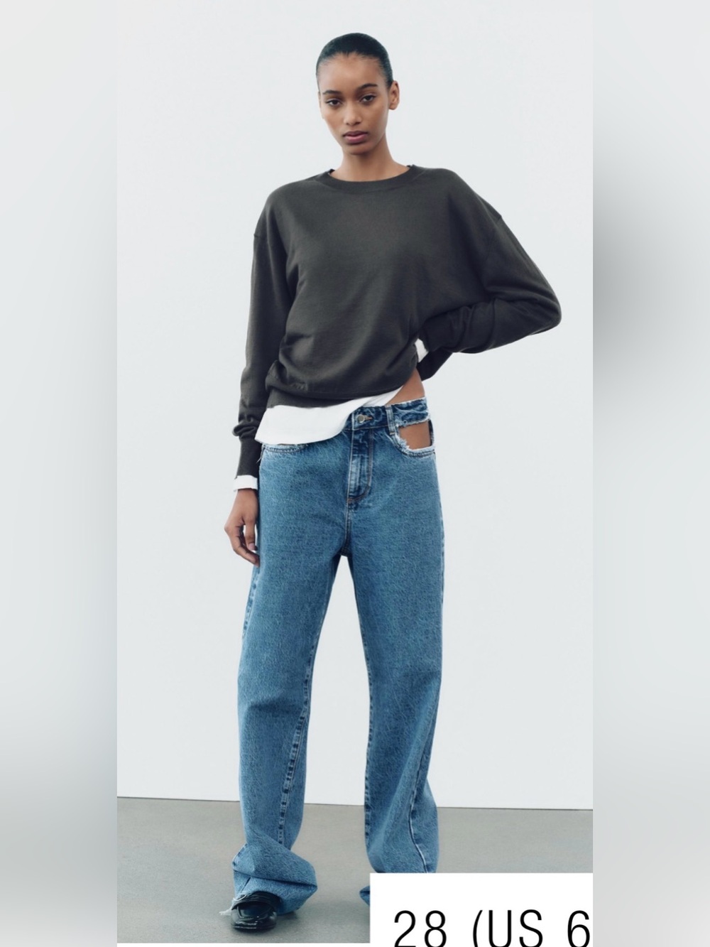Zara MID RISE RIPPED CUT OUT STRAIGHT LEG JEANS - size 6 NWT